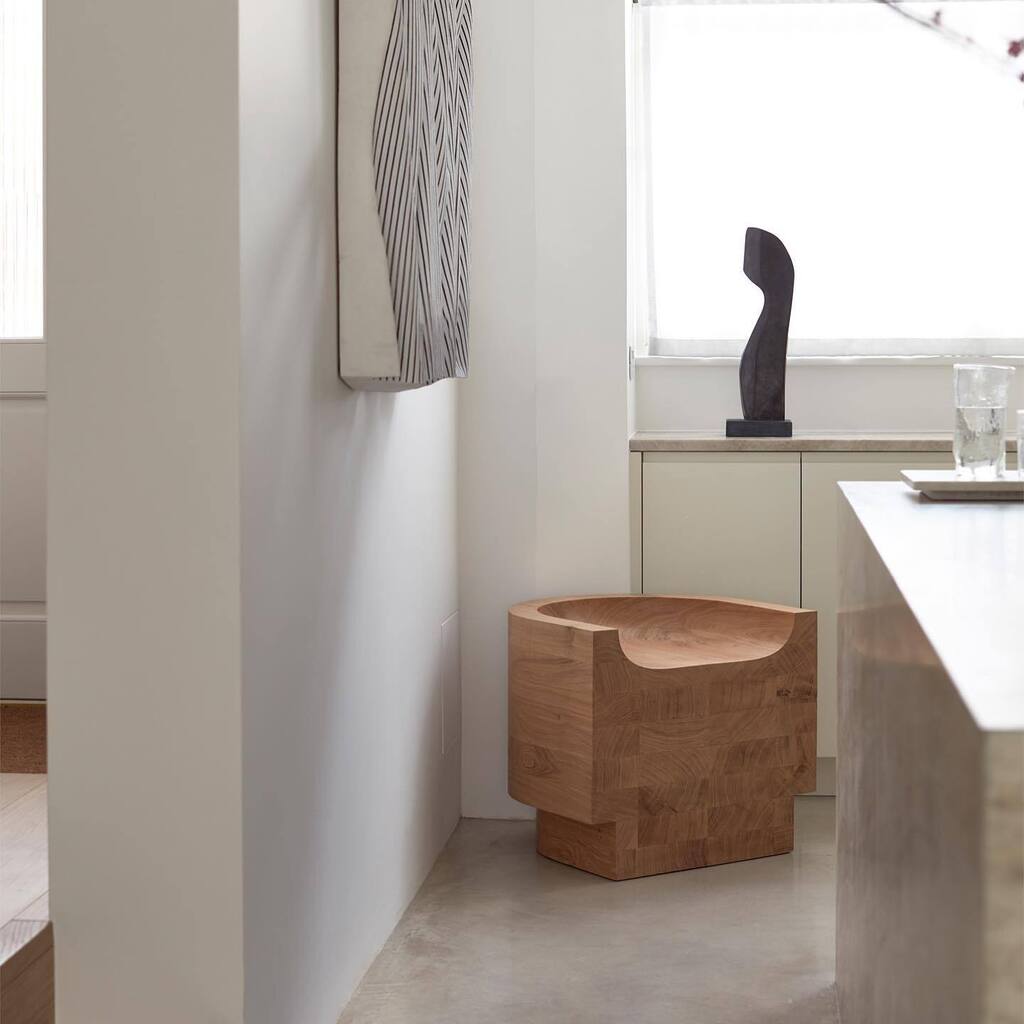 A town house in Highbury, renovated by <a href="/daytripstudio/">daytrip</a> and furnished by <a href="/betonbrutlondon/">Béton Brut</a>.

The scene features:
Benni Allan Low Chair
R.L Bee modernist slate sculpture
Available through info<a href="/betonbrut/">beton brut</a>.co.uk

Styled and furnished by Sophie Pearce @betonbrut… instagr.am/p/CsENso-POtb/