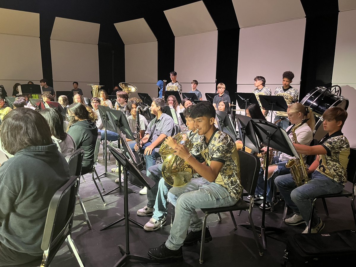 AJBtoroband's tweet photo. Playing the โWhatโs that song??โ game! Who doesnโt love a free shirt?
#MusicForAll #JoinBand #WeWantYou https://t.co/6O1ofZDieC