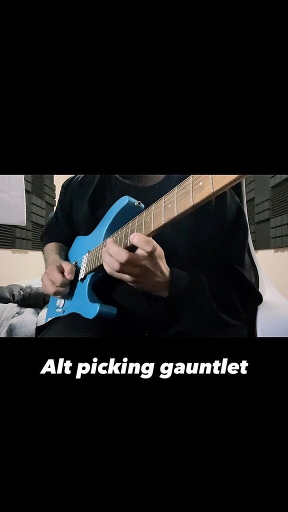 Double post cause why not. Some cool alternate picking lines from tonight. 
.
Drop a comment if you’d like some tabs. 
.
#guitarist #shred #alternatepicking #guitarpractice #charvelguitars #charvel #lickoftheday #technique #guitartechnique #speed #guitar… instagr.am/reel/CsEKelQNM…