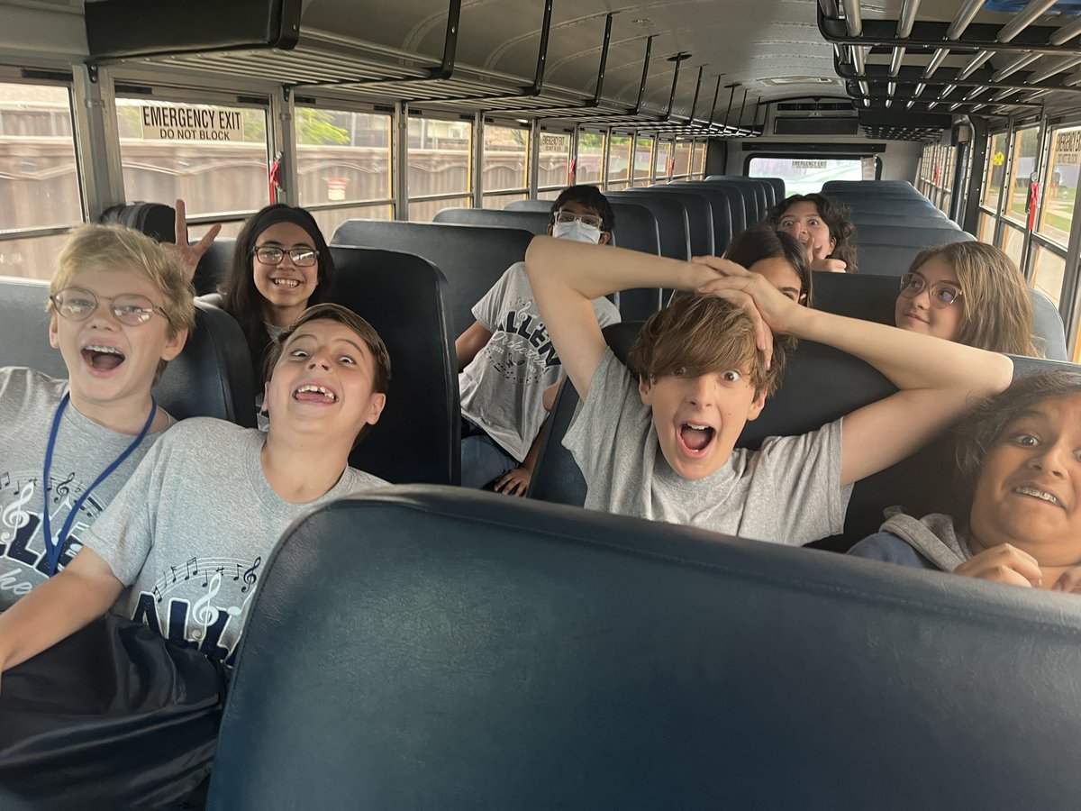 RushingSidney's tweet photo. I told them to give me a crazy face and this is what I get! Lol we have some awesome 6th graders ready to represent Story well at their orchestra field trip! https://t.co/XtNlgFbi6c