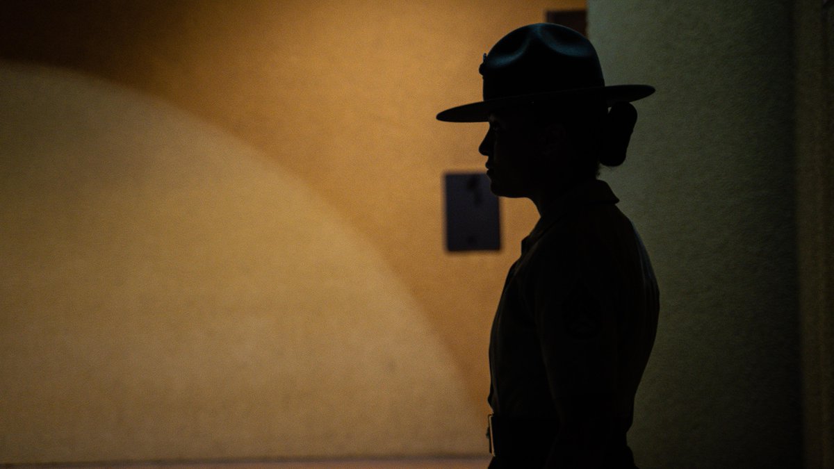 MarineCorpsIndy's tweet photo. RT USMarineCorps: Receiving is the first challenge recruits must endure in their efforts to rise to the title of United States Marine. Recruit training consists of 13 weeks of trial and triumph divided into four phases.

Text THE FEW (843339) to learn mo… https://t.co/lYMCklPZy5