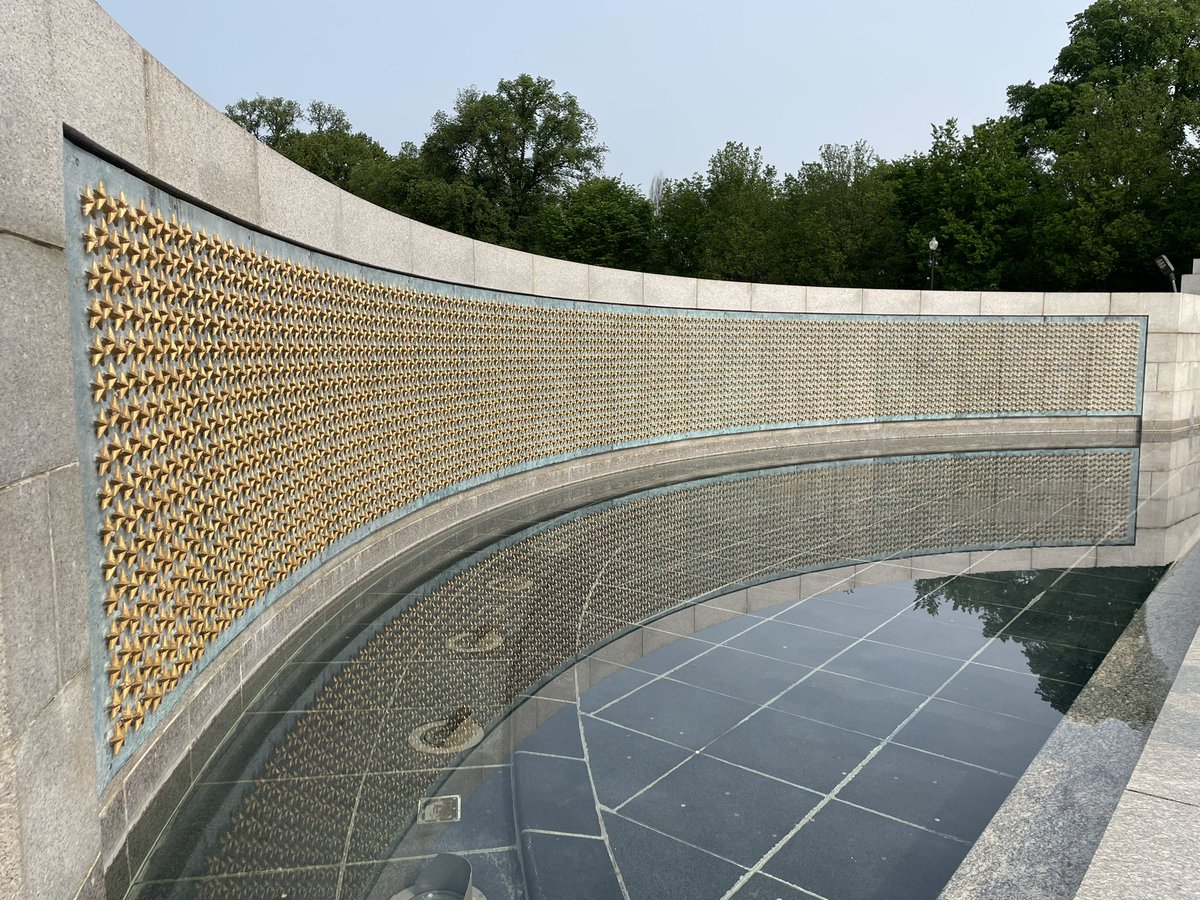 BethanyBratten's tweet photo. Bus 5 - WW II Memorial @OOMSDC @OOMS_OLSD https://t.co/N1wG5gfz09