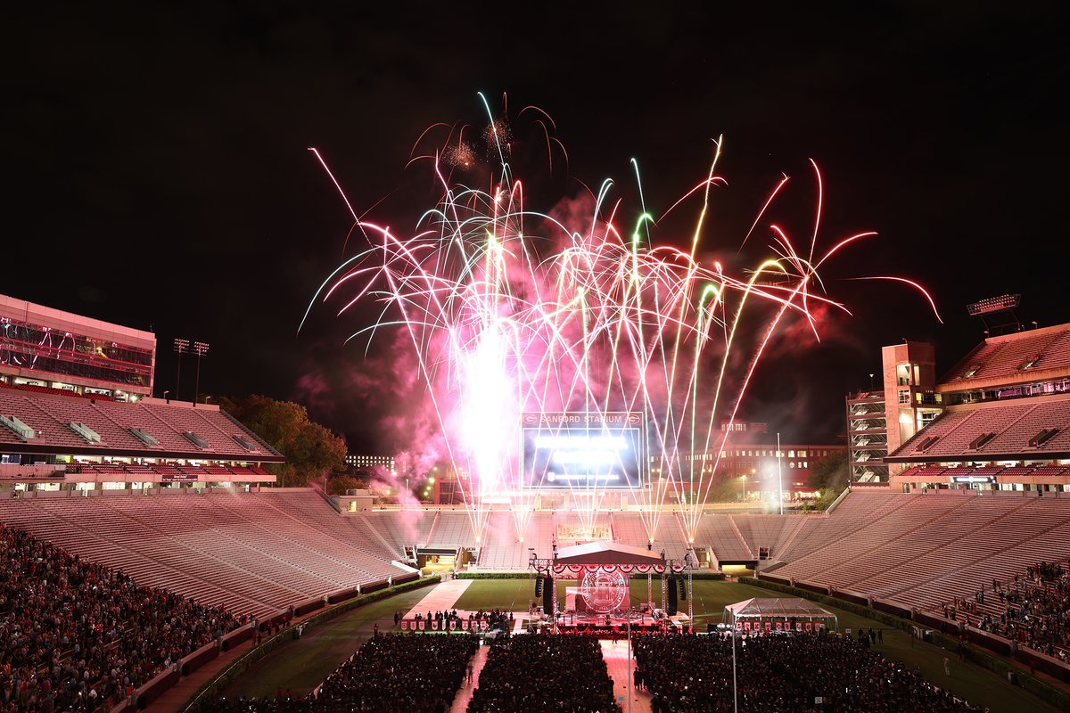 universityofga's tweet photo. We are excited to welcome our newest alumni on May 11 and 12 as 6,008 undergraduates and 1,665 graduate students—a total of 7,673—have met the requirements to participate in the spring Commencement ceremonies. #UGAGrad 

https://t.co/vpq6ElChR2 https://t.co/ipmukjRE7S