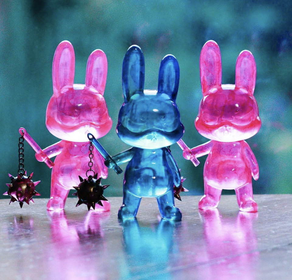 toysrevil's tweet image. #TOYSREVILTOYTWEETS: "Stained-glass Gummy" Riot Bunnies &amp;amp; Khalis editions from @fluffriot available exclusively via their #Discord! DM them for invites...!

#FluffRiot
#ResinToys
#designertoy #indietoy
#toysblog
(+)