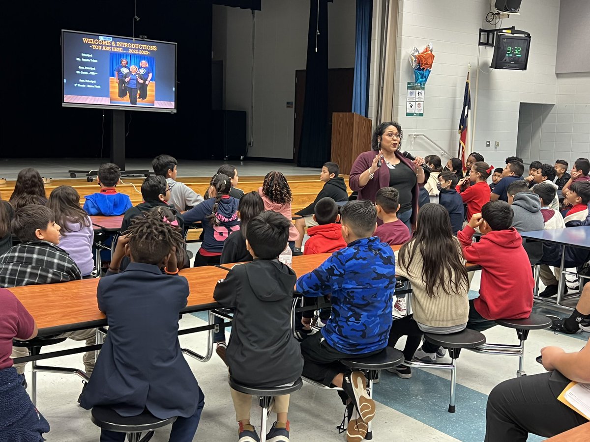 npcarty's tweet image. Transition day for our 4th graders❤️ @Best_Bulldogs @AliefISD @KlentzmanTigers @AliefCounseling