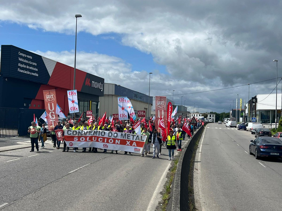 UnionCCOO_Lugo's tweet photo. 🔴 Hoxe comeza a folga no metal!!!!!! 👩🏼‍🏭🧑‍🏭 https://t.co/JUCBCeNIvh