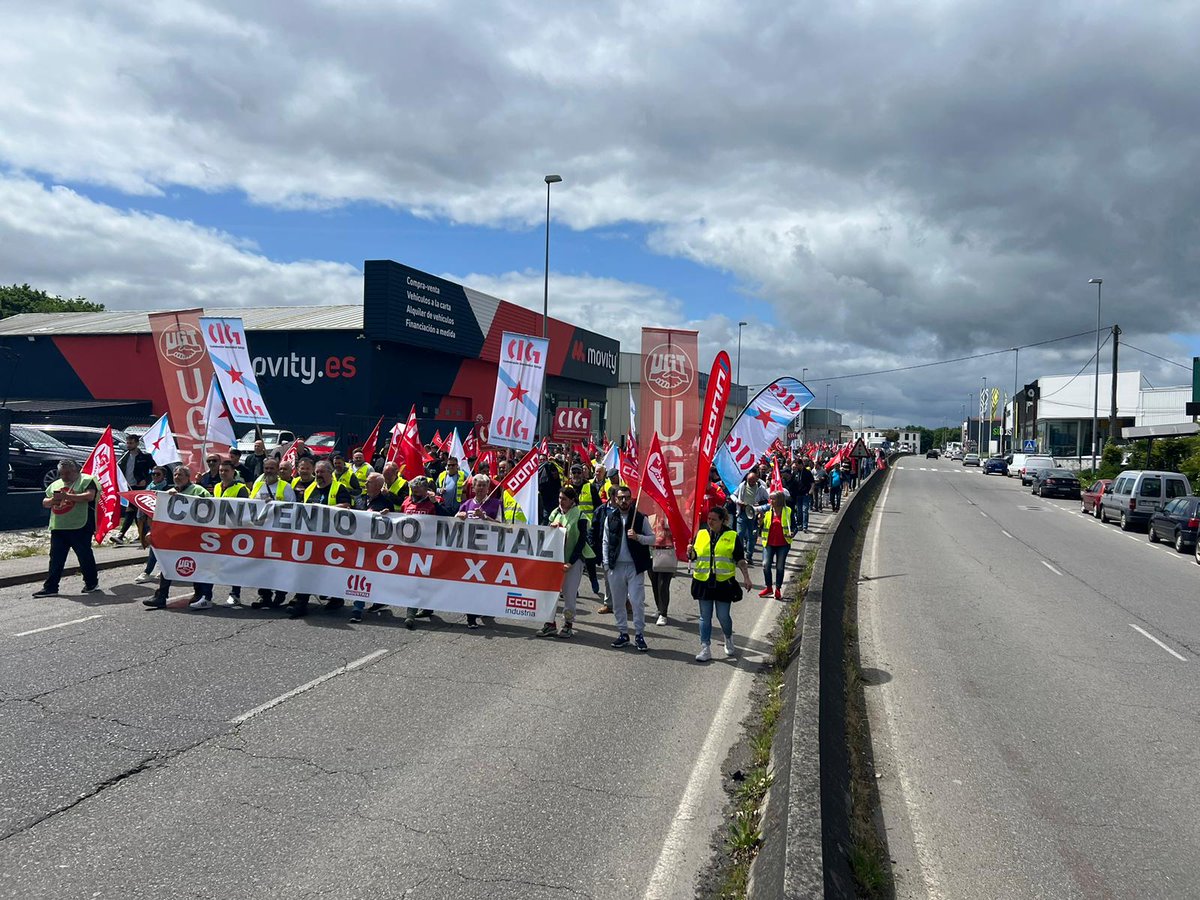 UnionCCOO_Lugo's tweet photo. 🔴 Hoxe comeza a folga no metal!!!!!! 👩🏼‍🏭🧑‍🏭 https://t.co/JUCBCeNIvh