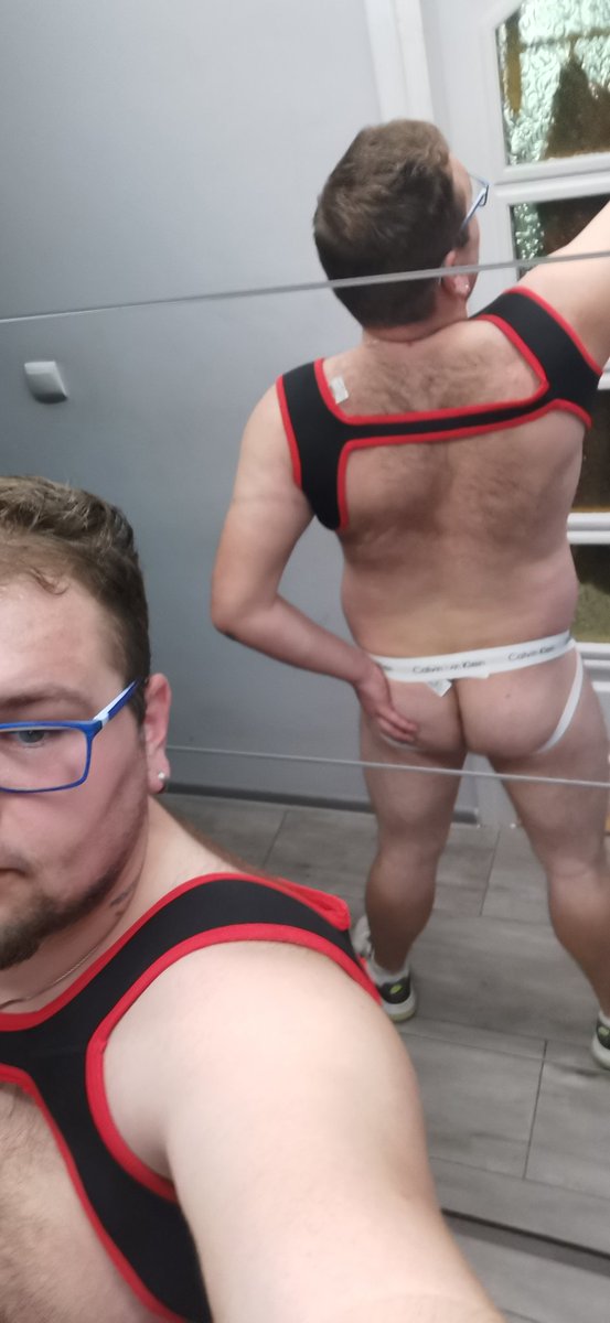 sokol19989's tweet photo. A zakupiłem sobie nowa bieliznę i się pochwale nią
And I bought myself a new underwear and I'm proud of it
#underwear #CalvinKlein #jockstrap #Bears #asss #herness #poloshboy #youngbear https://t.co/KvDcNqSzW1