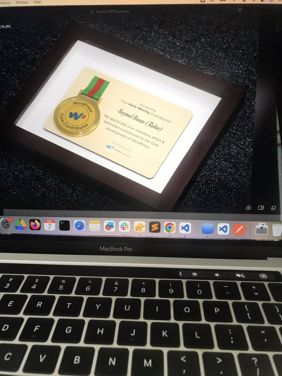 nhr_rob's tweet image. Did you say compliments are untouchable?
See, I am holding it 😊

Thank you @WPDevTeam ❤️
#WordPress #Dolphy
#LifeAtWPDeveloper 
#NHRWPDeveloperLife