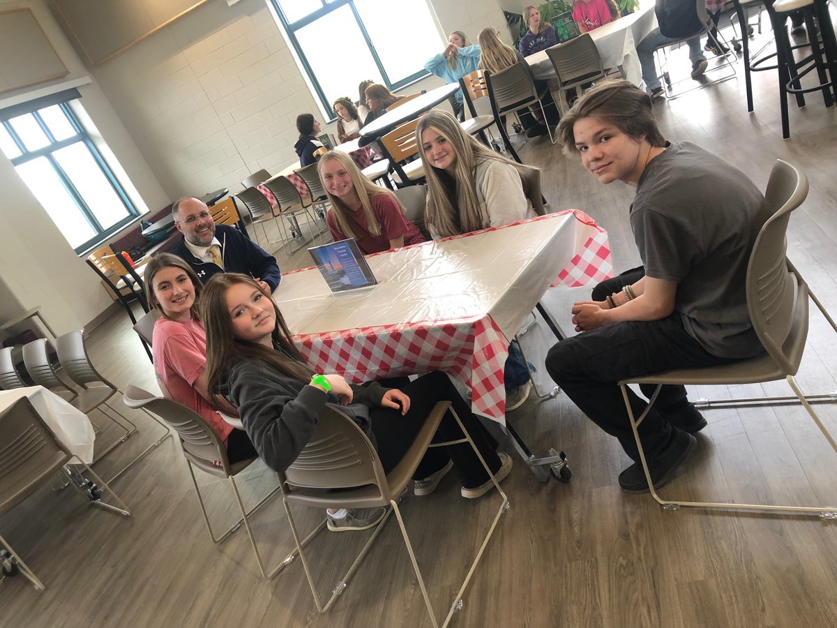 MrsGheesling's tweet photo. Leadership experience for our 8th graders! Got to hear from Ted Wiese, a nationally known speaker and meet some of their future WHS classmates! Fun stuff!💙 https://t.co/JoFAgAFlyd