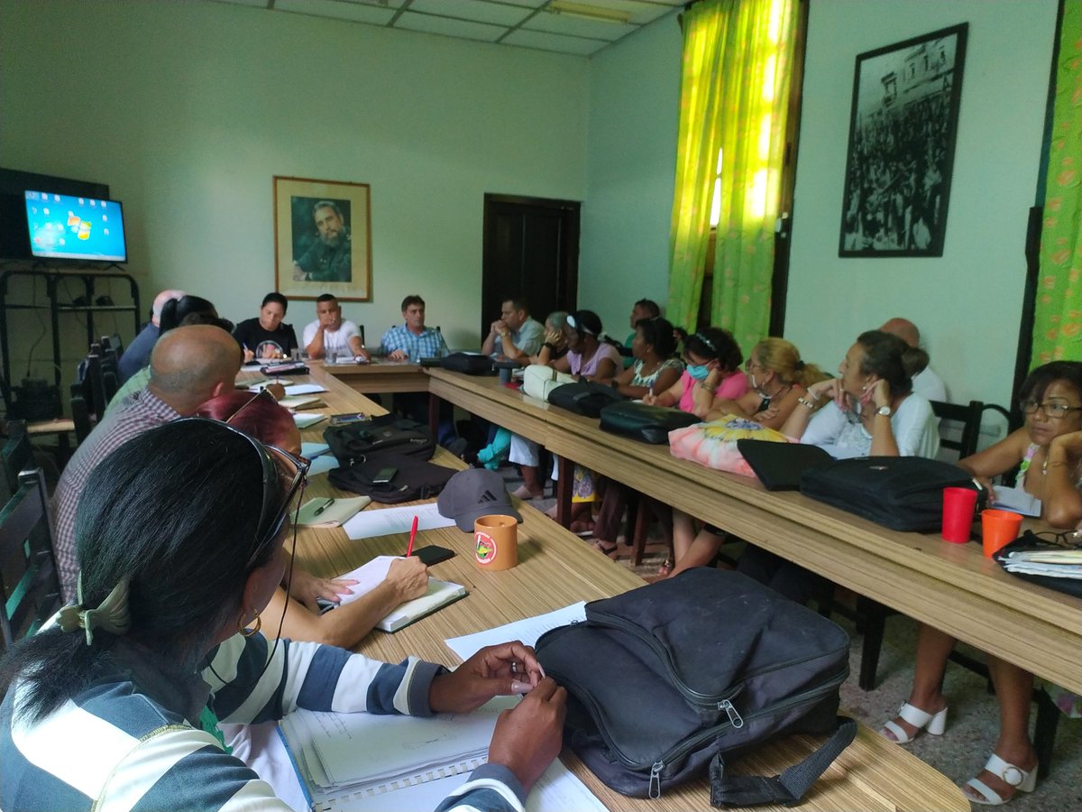DomingoHer31468's tweet photo. 👉Con la presencia de @mariofsabines, Gobernador de #Matanzas, sesiona hoy en #JagueyEnVictoria el Consejo de la Administración correspondiente al mes de Mayo, para analizar temas de relevancia para el municipio 🇨🇺💖 @LuzardoMagdiel @ErnestoAlz4167 @IvnMartnezIzqu1 @SuselyMorfaG https://t.co/kzBZrglyuH