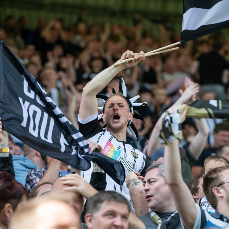 Official_NCFC's tweet photo. #Notts ticket sales have reached an incredible 20,000 for Saturday's play-off final at Wembley! 👏