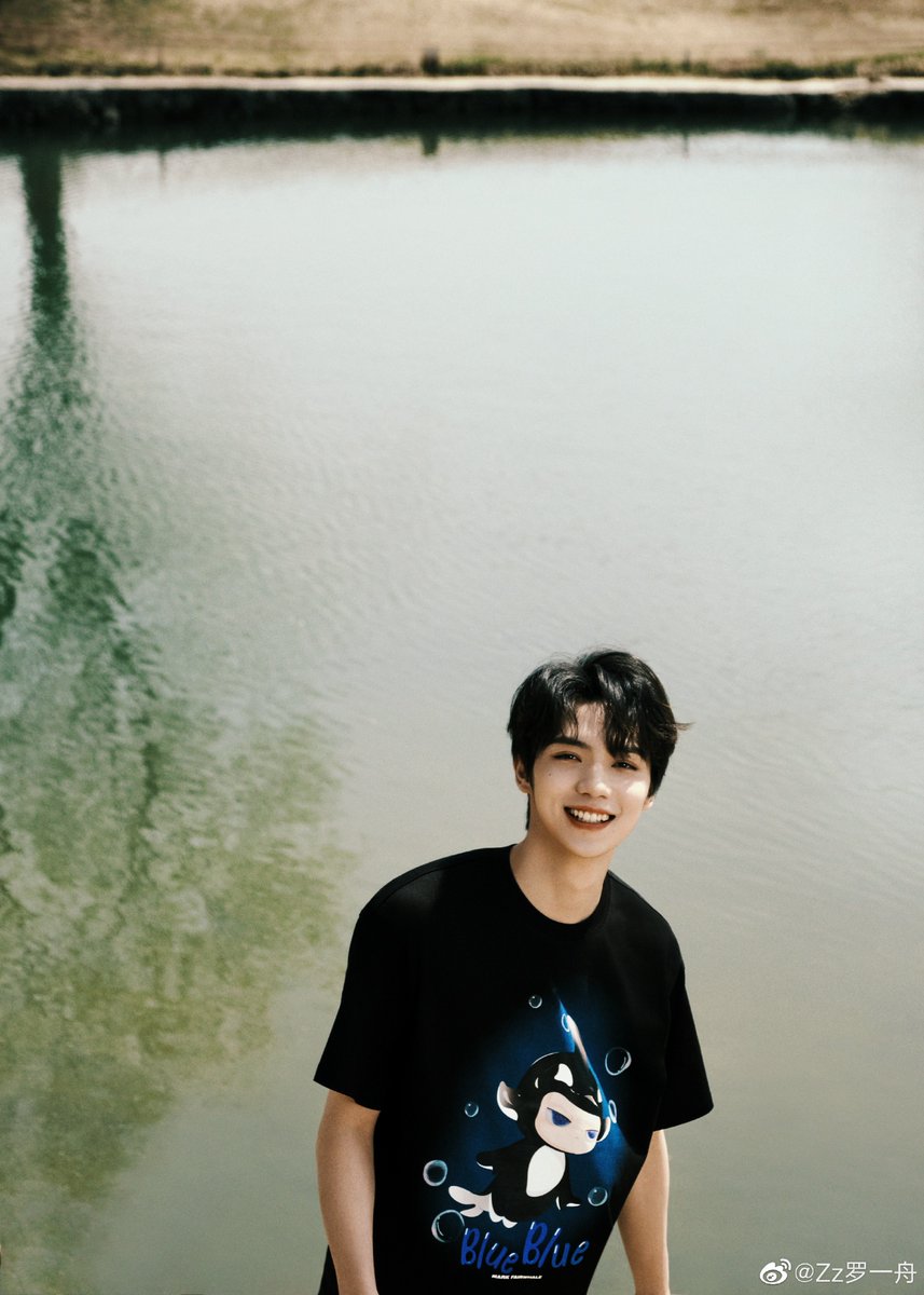 #LuoYizhou shares new snaps