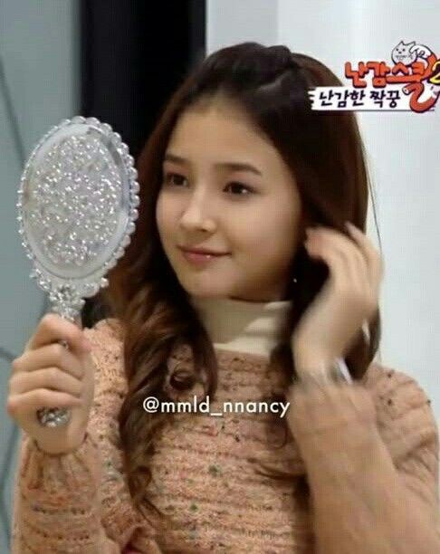 Grunation113's tweet photo. No wonder she is so beautiful She has been pretty her whole life 👀 https://t.co/5AE6FiDKSN