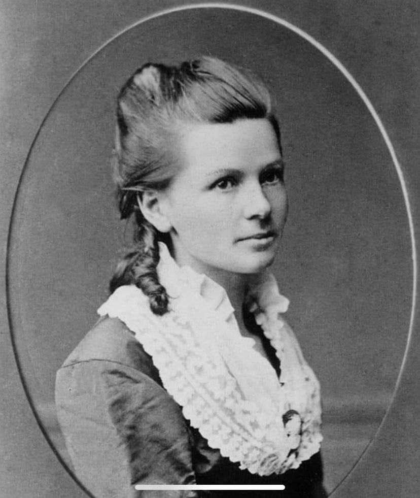 I BET YOU DIDN’T KNOW…

In 1888, Bertha Benz was an automobile pioneer who took the 1st long distance automotive road trip! She had to stop the “vehicle” several times to make quick fixes. Mercedes-Benz wouldn’t be the same without this female role model! #womenintrades