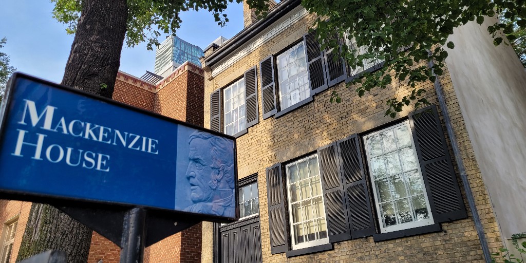 DowntownYonge's tweet photo. Another beautiful day for a walk to explore the neighbourhood 💜
Check out the City's #StrollTO program and (re)discover places you’ve passed hundreds of times in the Yonge & Church St corridors: https://t.co/4pMbvwRkXv
#YongeLove https://t.co/ed58YgjrPD