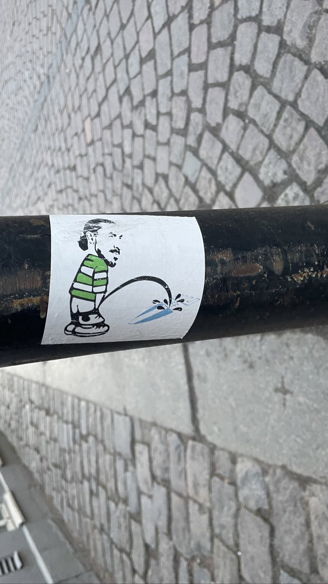 SupporterVisual's tweet photo. #supporterculture #stickers #football #popularculture #Dif #Thastrom #Hammarby #MFF #CalvinandHobbes #moonlanding #Eisernunion #Charliebrown https://t.co/Dm8WwY7axA
