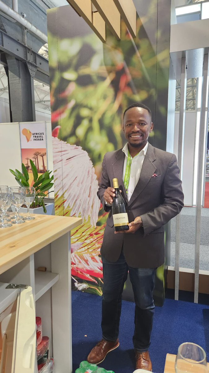 Nkululeko is ready to pour a glass of Creation for you at the @Wesgro stand at @travel_indaba ! 

#ati2023 #africastravelindaba #winetourism #winewednesday