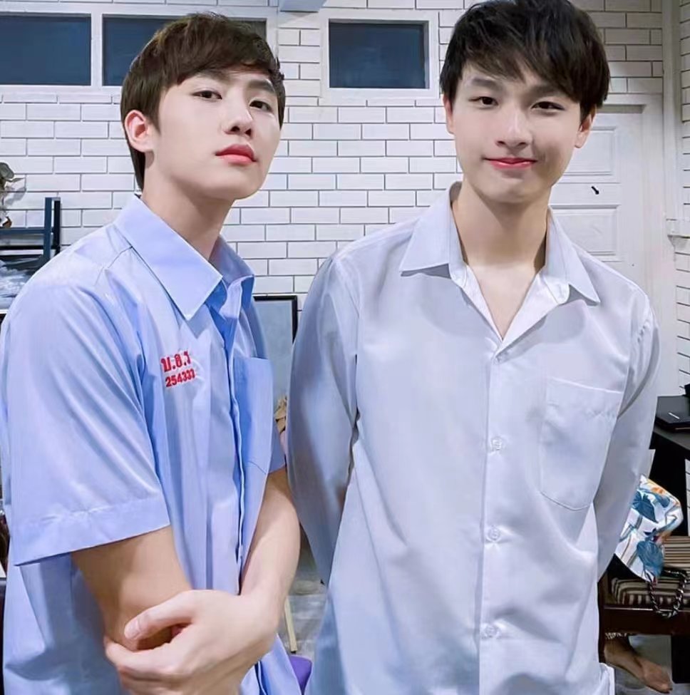 wyj58314998's tweet photo. #รักเสพติด  #HeroinTheSeries #heroinwebseries #markgun @herointheseries 
I hope it's them🖤💛
@kwangg28 https://t.co/VsyVPcDIlS