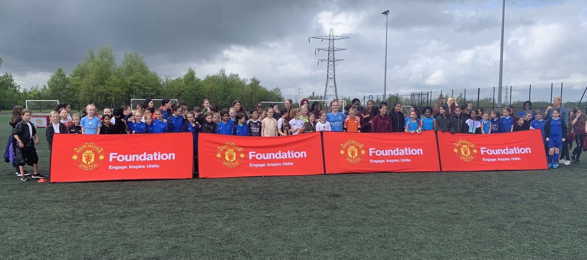 tamesidessp's tweet photo. What an amazing day- excited to have welcomed the #WomensFACup @rach_brown1 @EnglandFootball @MU_Foundation to @GAAshton_news with lots of our primary schools! #gounited #girlsfooty #gfsp @YouthSportTrust https://t.co/uU6NVkn1TV