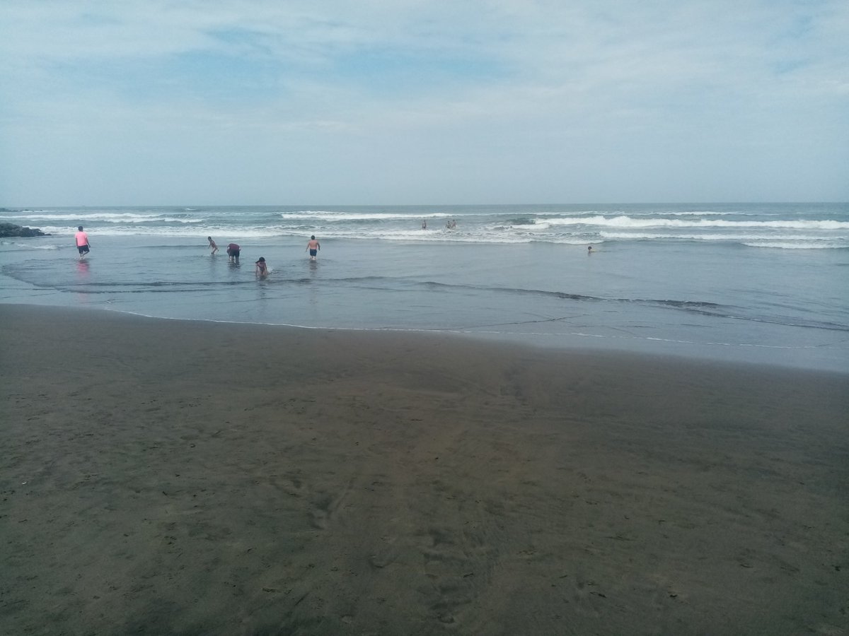mario_yal's tweet photo. Día de playa con los Parceros 😎 - Trujillo https://t.co/YXk6T0fRl5