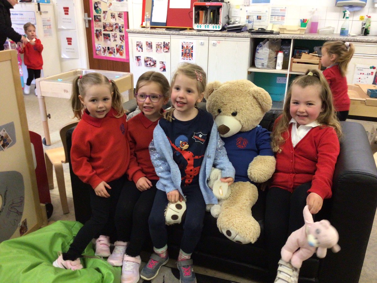 ForehillELC's tweet photo. The beginning of our transition from nursery to Primary  1 has began! Some of the boys and girls took in their own teddy to take through to the school for a short visit joined by the giant nursery bear that the children named Frankie. https://t.co/ANXySsgX9a