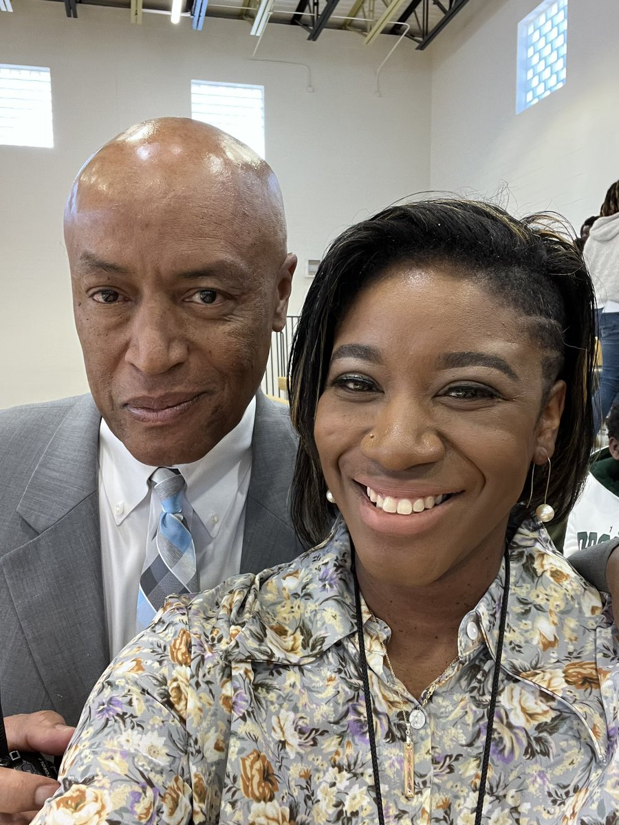 OAK_HCS's tweet photo. Thank you for the hospitality of our - now your Rising 6th Graders. #mrshields #mrsbarnett #Oakland #okeready #oakready #mcdonoughmiddle #spotlight https://t.co/ACOdT9Xb0x