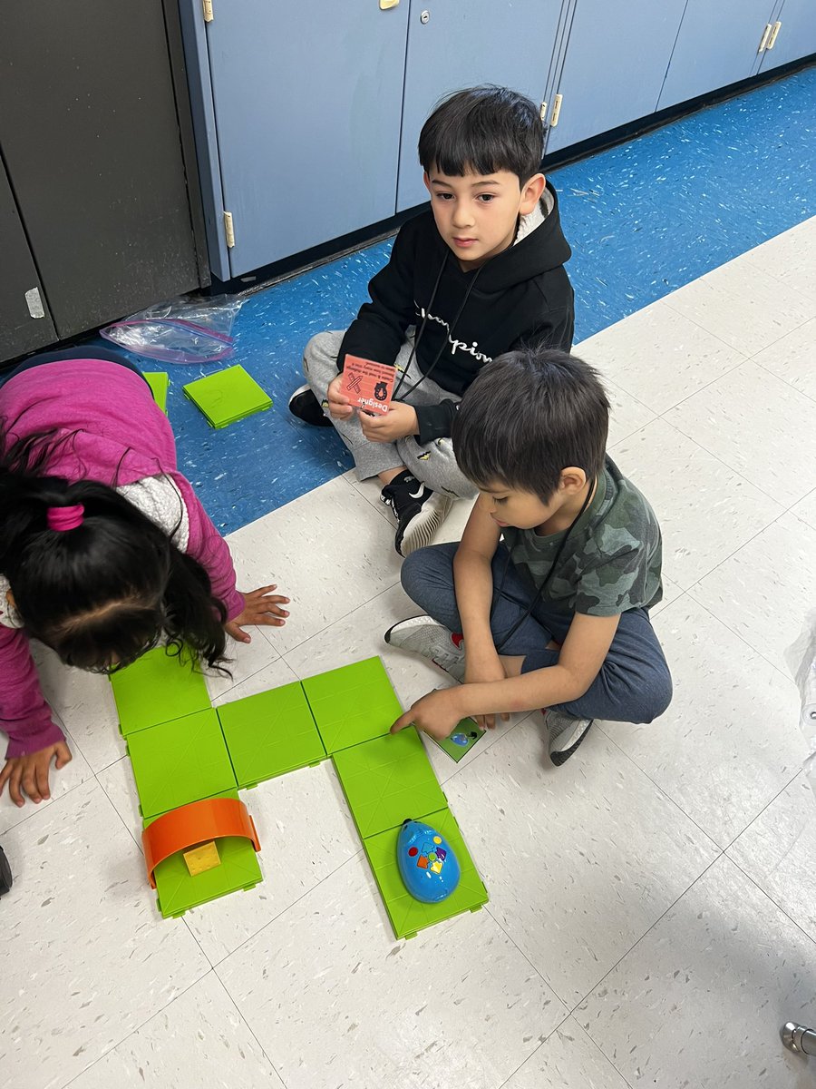 TechyTavarez's tweet image. Introducing the Designer Job!
We’re taking it up a notch in #robotics and letting Kinder design their own challenges for the drivers in their group.
Check out some of these creative mazes!🐭🤖 #CodeandGoMouse