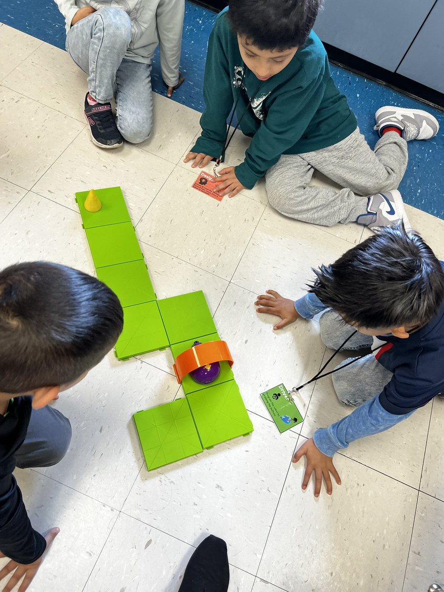 TechyTavarez's tweet image. Introducing the Designer Job!
We’re taking it up a notch in #robotics and letting Kinder design their own challenges for the drivers in their group.
Check out some of these creative mazes!🐭🤖 #CodeandGoMouse
