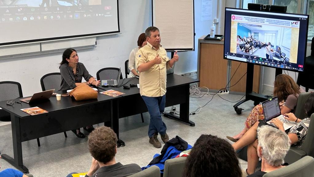 FIRE_ADAPT's tweet photo. 🔥 En @umontpellier #MAKIT, estamos participando en un taller en #IFM y diversidad biocultural en Latinoamérica y el Caribe co-organizado por Bibiana Bilbao de @project_cobra @unisimon 

🤝 Con el apoyo de #EcoSoFi - @MSHSUD, #LANDMARC, @Tropenbos https://t.co/KyJrvgyLDr