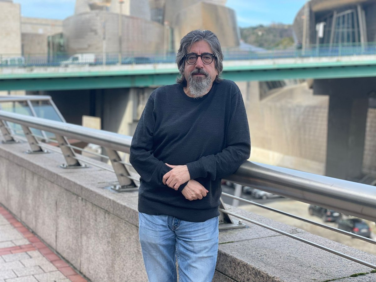 Hoy os compartimos la entrevista que le hemos podido realizar al profesor y escritor <a href="/jambrina_/">Luis García Jambrina</a> con motivo de su última novela 'Así en la GUERRA como en la PAZ' publicada en <a href="/editorialespasa/">Editorial Espasa</a> 

📝 <a href="/diegogglezz/">Diego González</a> 
➡️ bit.ly/3VVroB0
#⃣ #SomosCEU