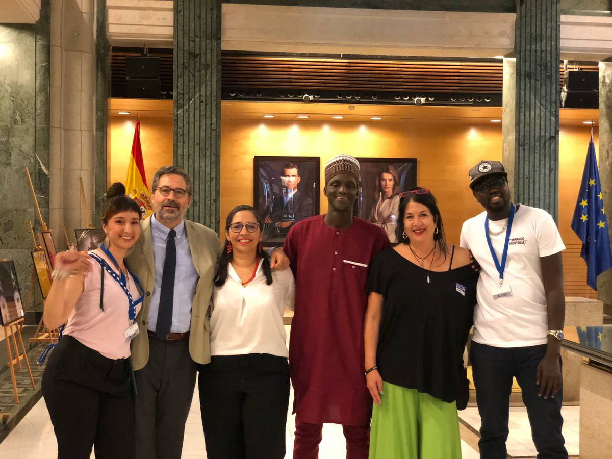 RegularizacionY's tweet photo. ✊🏾 Día histórico, llegamos al Congreso después de un lardo recorrido de incidencia política y movilizaciones. 
Aquí presentes con voz propia para exponer nuestras demandas y apelar a la responsabilidad política.
⚡ #ILPRegularizacion en directo aquí:
https://t.co/0HZiiR20ZW https://t.co/lU0N9van4e