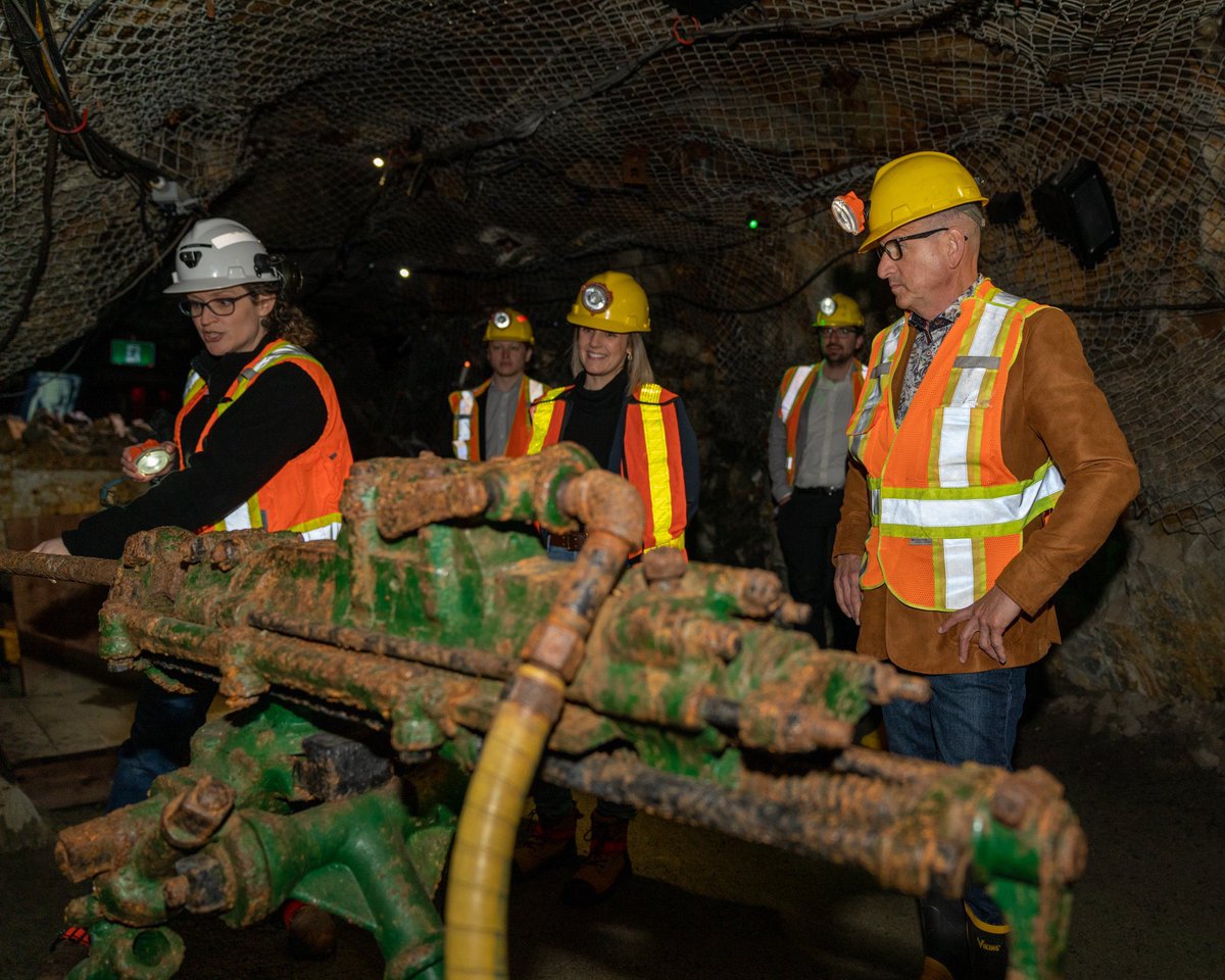 The mining industry provides endless opportunity for northern and Indigenous communities, including increased economic development, tourism and education.
 
Our government is sending a strong signal to the global market that Ontario is open for business. 

#NationalMiningWeek