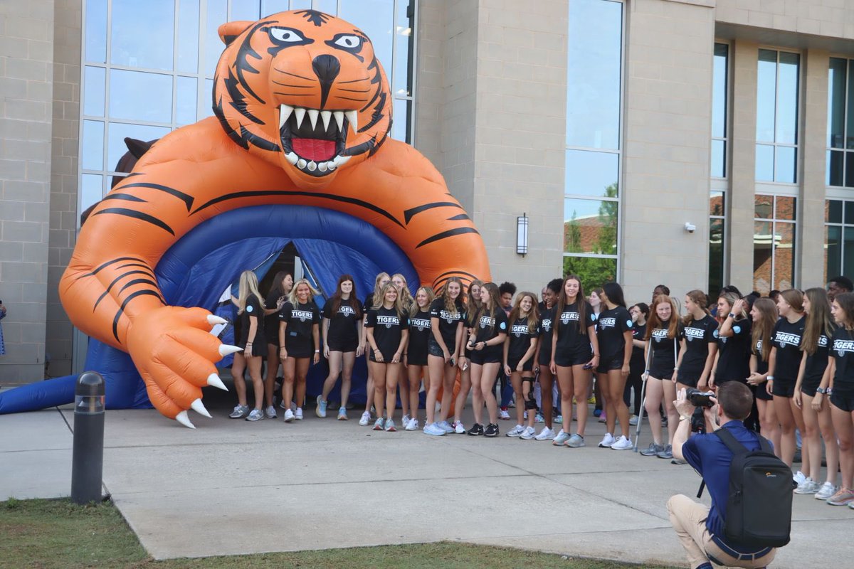 AuburnHS_Soccer's tweet photo. Tiger Walk for our Soccer send off was a huge success! Huntsville bound! #letstakestate @AHSAuburnTigers https://t.co/obaDKoAX8v