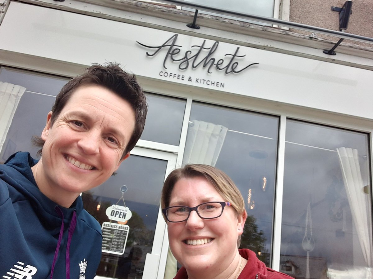 #CollegeToday ☕ 
Lovely first meet up in person with <a href="/jelliottmcpara/">Jennifer Elliott</a> today to talk #studentparamedic #ParaHealth #ParaResearch #whywedoresearch and all things <a href="/ParamedicsUK/">Royal College of Paramedics</a> 

collegeofparamedics.co.uk/COP/News/2023/…

#ParaHoPS