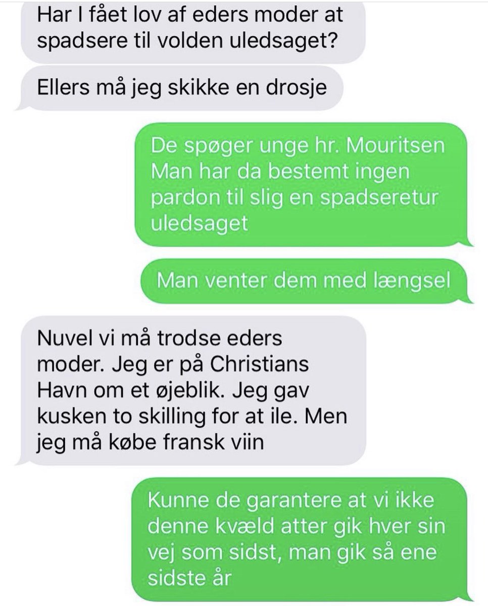 Astridsoe's tweet photo. Hov vent lige! Spol debatten tilbage. Er traditionen med at gå på volden aftenen før #storebededag så også afskaffet? Det er den ene aften om året jeg dater på “gammeldags”. Må man bede om et lovindgreb? #dkkultur #dkpol #nuerdubange #helligdag #Christianshavn https://t.co/R9FZgduvKZ