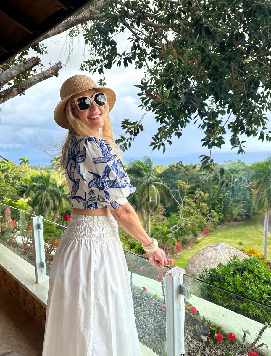 MoniqueMcCall_'s tweet photo. "No act of kindness, no matter how small, is ever wasted." - Aesop

#moniquemccall #countrymusic #livingandloving #secondchance #florida #NewYork #bossbabe #nofilter #nofilterneeded #blonde #retiredmodel #foryou #photooftheday #happy #bekind #love #kindness #loveyourself #life https://t.co/eVc5T92cwb