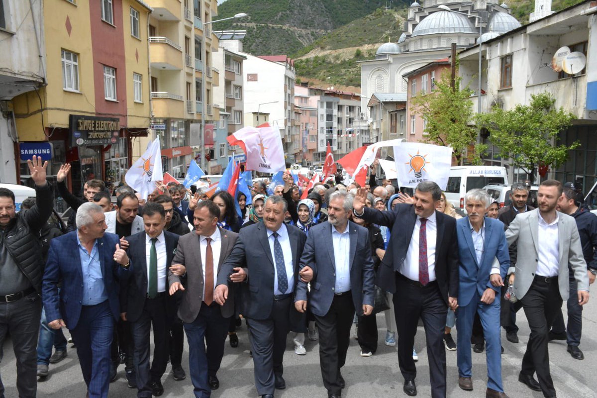 celalettin_kose's tweet photo. #Kürtün  #TürkiyeYüzyılı’na hazır. 

Hep birlikte, yan yana, omuz omuza emin adımlarla #14Mayıs zaferine ilerliyoruz 🇹🇷 @erkankandemir @eminerdogdu29 @unalyilmaz2929 @ercancimen29 @MunireSeyhoglu @Aslnenes29 https://t.co/syVX2TvJyV