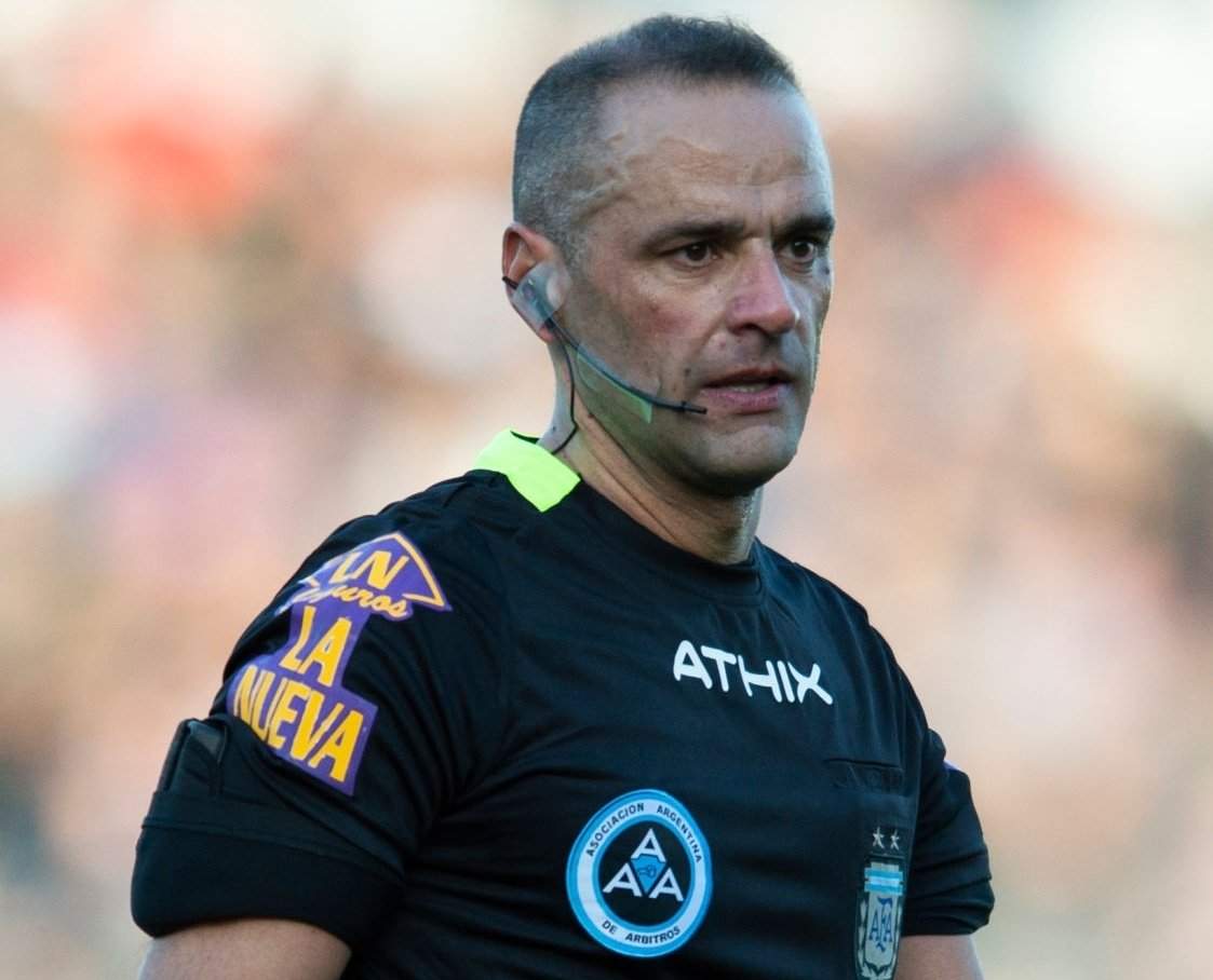 #TorneoBinance | FECHA 1️⃣6️⃣

🗓️Domingo 14 de mayo
⌚16.30 horas
⚽ #Platense 🆚 #Racing  

👤 Árbitro: Hernán Mastrángelo
👥 Árbitro asistente 1: Andrés Barbieri
👥 Árbitro asistente 2: Lucas Pardo
🗣️ Cuarto árbitro: Mariano Seco
🖥️ VAR: Diego Abal 
💻​​​​​​​ AVAR: Pablo González