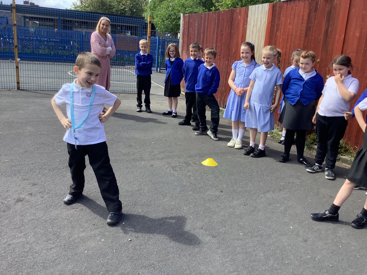 RPS_Adders's tweet photo. We have had such a great afternoon being scientists and observing changes to shadows. We went outside to observe our shadows and also created shadow shapes. @Riverside_Pri #riversidesciencesquad https://t.co/uECUMl5IwP