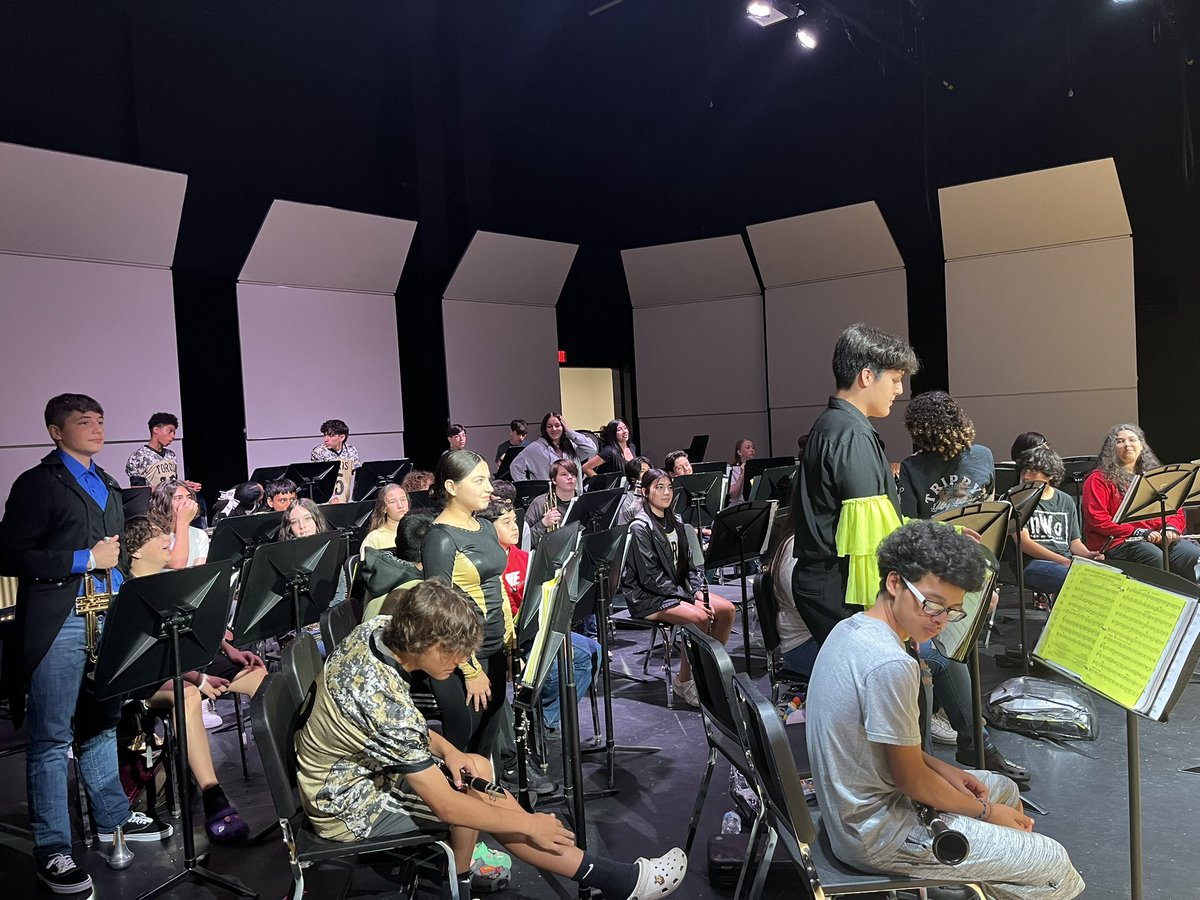 AJBtoroband's tweet photo. We love to showcase our students in multiple activities. We donโt believe we teach band students. We teach SEGUIN students. Be involved!!
#MusicForAll #JoinBand #TeamworkMakesBrieseWork #WholeChild https://t.co/PDF41SSTyd