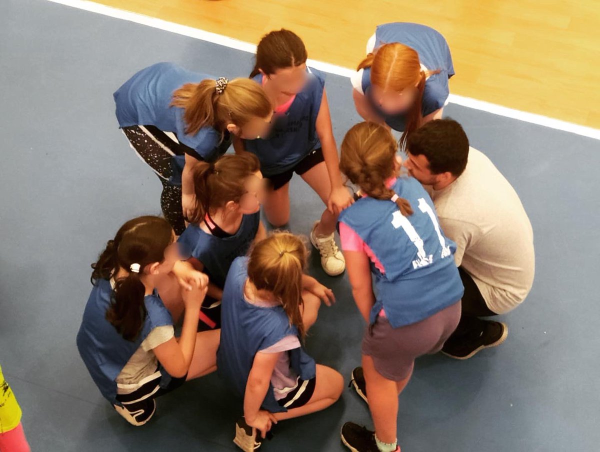 CAntoniorrobles's tweet photo. ¡Miniolimpiadas! Nos hemos divertido y esforzado y en algunos casos obtenido premio....¡Hay que seguir entrenando! 🤾🏻‍♂️⛹🏻‍♀️🏸⚽️🏒🏊🏻 #miniolimpiadas #diversion #deporteessalud https://t.co/0ZuIzE5YYM
