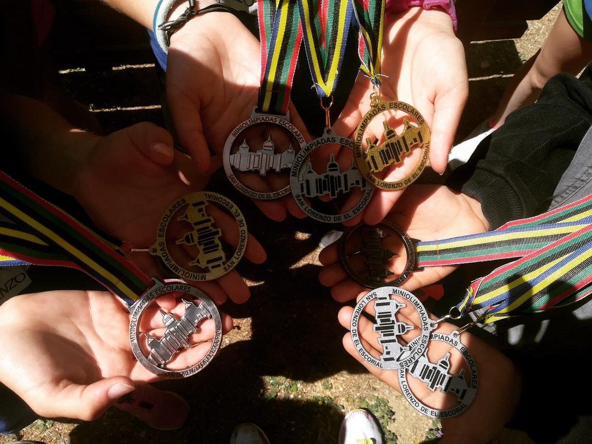 ¡Miniolimpiadas! Nos hemos divertido y esforzado y en algunos casos obtenido premio....¡Hay que seguir entrenando! 🤾🏻‍♂️⛹🏻‍♀️🏸⚽️🏒🏊🏻 #miniolimpiadas #diversion #deporteessalud