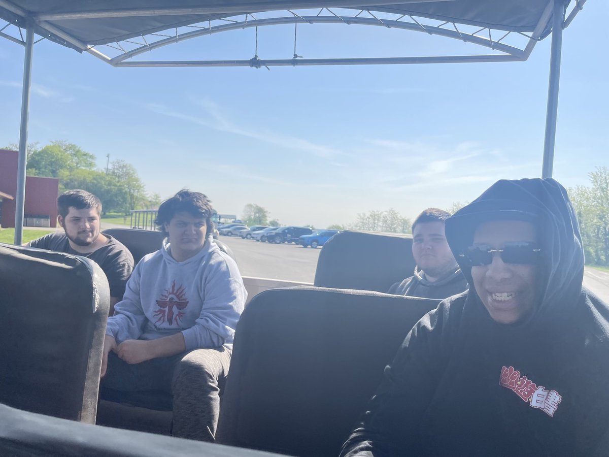 FoxfireCareers's tweet photo. Our Art students taking off for our tour at the Wild’s. Thanks to Miss Barbra Martin for taken care of everything and giving our kids this opportunity to see some great things and possible job opportunities. #makingconnections @PrinciMatthews @FoxfireK12 https://t.co/K7i1JmUZ3f