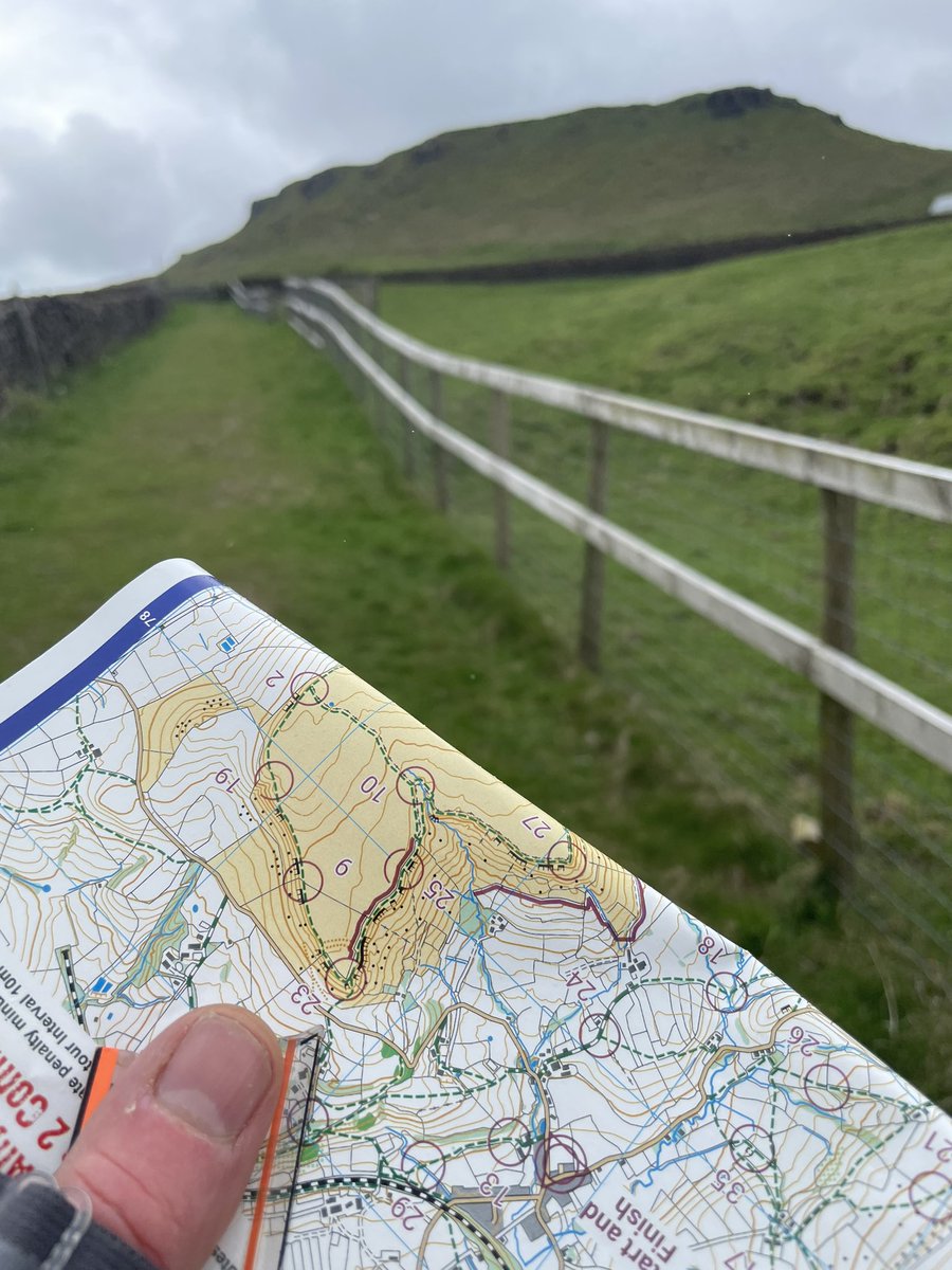 ben194's tweet photo. Nice day for a bit nav practice doing the @Explorer_Events anytime event at combs nice to see a few curlews out on my run #peakeaid #peakdistrict #combs https://t.co/fKnURlzoct