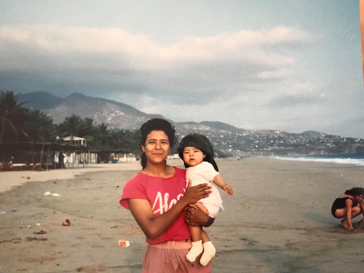 verdeverdadero's tweet photo. Escribo sobre mi madre y pienso que quiero volver a ser hija. ❤️

Daniela Rea,“Fruto”. 

Mi deseo de volver a sentirme hija con ella. Siempre. https://t.co/P7tqfvbrQg