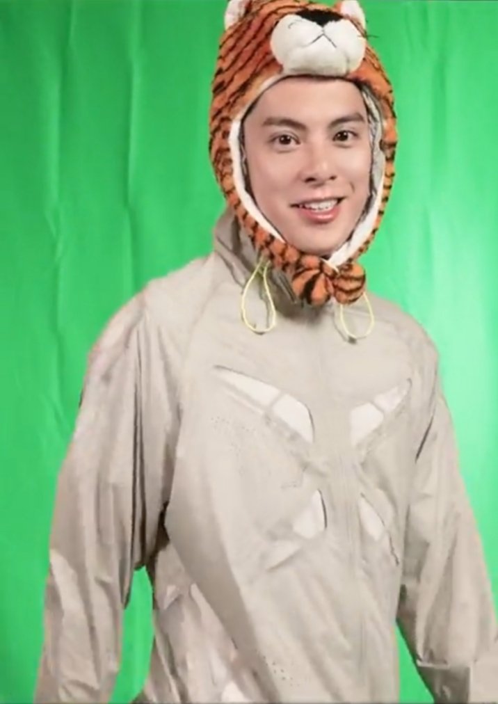 MissBeng31's tweet image. So cutie handsome tiger🐯😊
#DylanWang #WangHedi 💜
#Xtep #特步