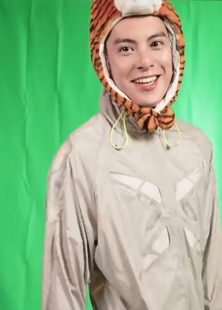 MissBeng31's tweet image. So cutie handsome tiger🐯😊
#DylanWang #WangHedi 💜
#Xtep #特步