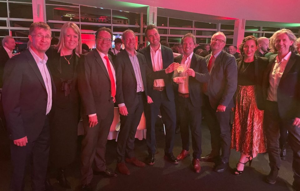 YASA Ltd (@yasamotors) on Twitter photo Our CTO & Founder <a href="/TimWoolmer/">Tim Woolmer</a> has been awarded the <a href="/autocar/">Autocar</a> Mundy Award For Engineering in recognition of his #Engineering  achievements, developing the YASA Axial Flux electric motor.
Read More: yasa.com/news/tim-woolm…
#evtechnology #axialflux #ElectricVehicles #ElectricVehicle Our CTO & Founder <a href="/TimWoolmer/">Tim Woolmer</a> has been awarded the <a href="/autocar/">Autocar</a> Mundy Award For Engineering in recognition of his #Engineering  achievements, developing the YASA Axial Flux electric motor.
Read More: yasa.com/news/tim-woolm…
#evtechnology #axialflux #ElectricVehicles #ElectricVehicle