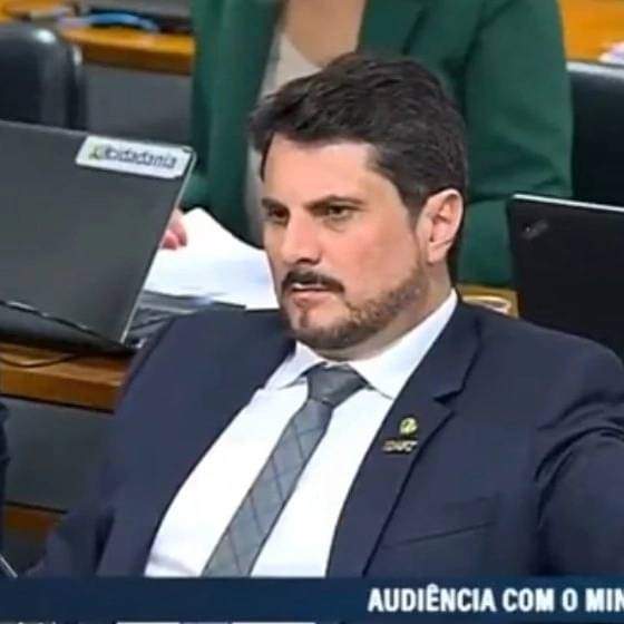 Flaviamaynarte's tweet photo. "Lula não terá paz, a oposição será muito forte!"

A oposição: 😂 https://t.co/WJTifWOoIH
